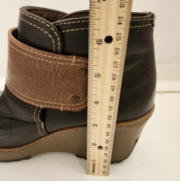 Fly London size 39 leather wedge bootie black tan boot - Picture 13 of 13
